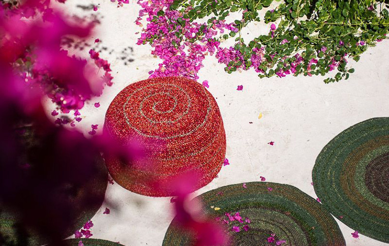 pouff papaveri in lana e cotone